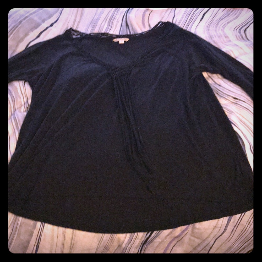 EUC American eagle 3/4 sleeve top with tassels